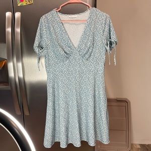 Romwe size L light blue floral sundress, v neck, has ties on shoulder area, NWOT